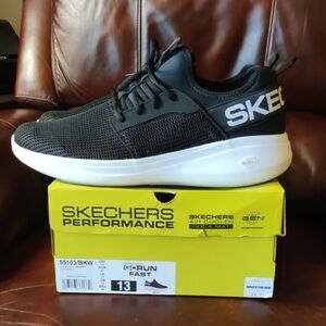Skechers Men's GoRunFast Black and White Sneakers Size 13